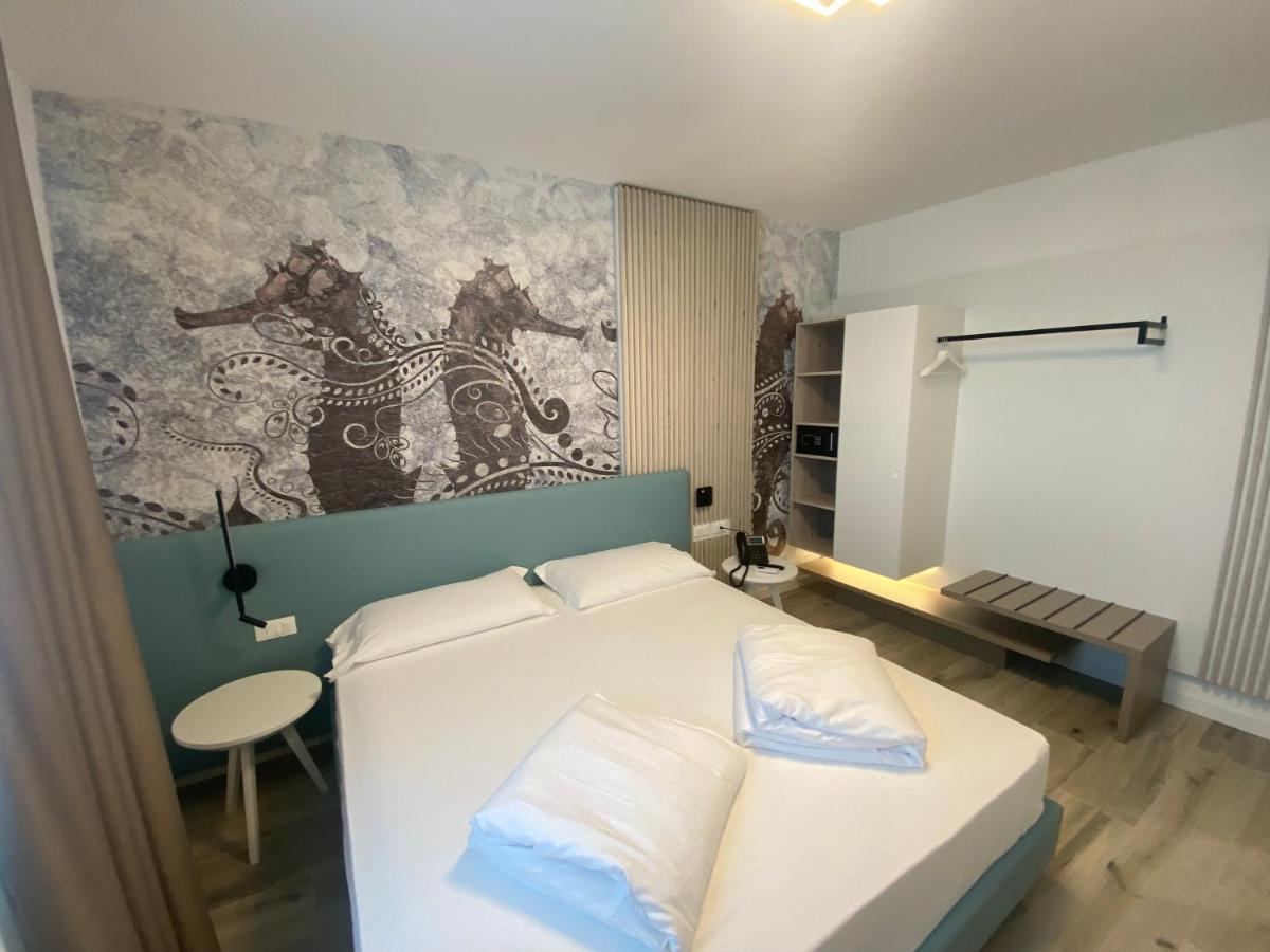 Marina Suites & Apartments 4 Stelle S Каорле Екстер'єр фото