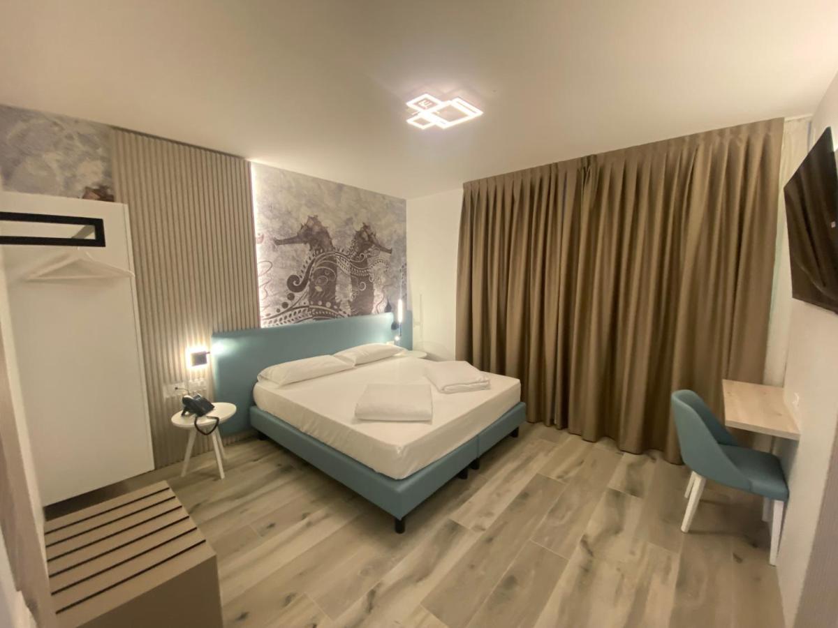 Marina Suites & Apartments 4 Stelle S Каорле Екстер'єр фото