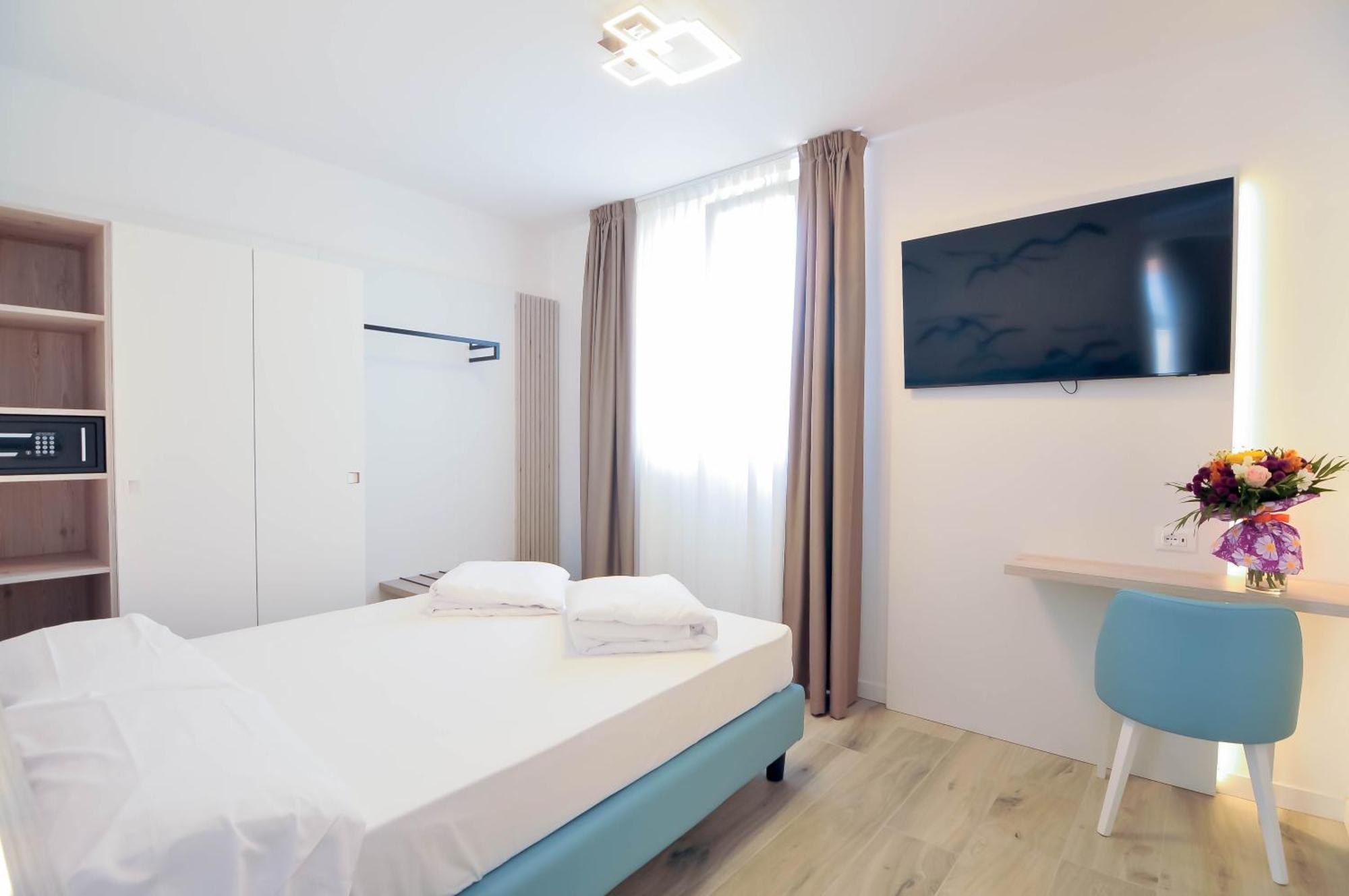Marina Suites & Apartments 4 Stelle S Каорле Екстер'єр фото