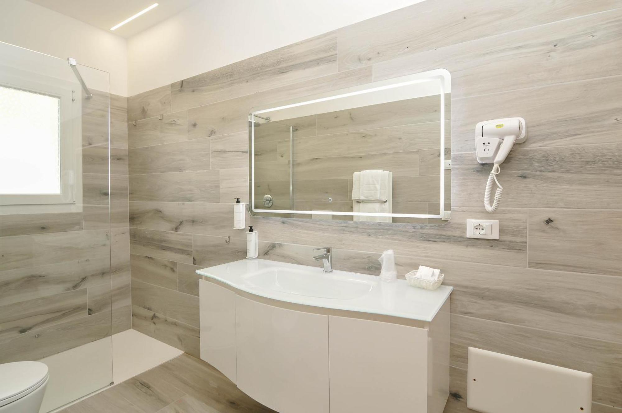Marina Suites & Apartments 4 Stelle S Каорле Екстер'єр фото