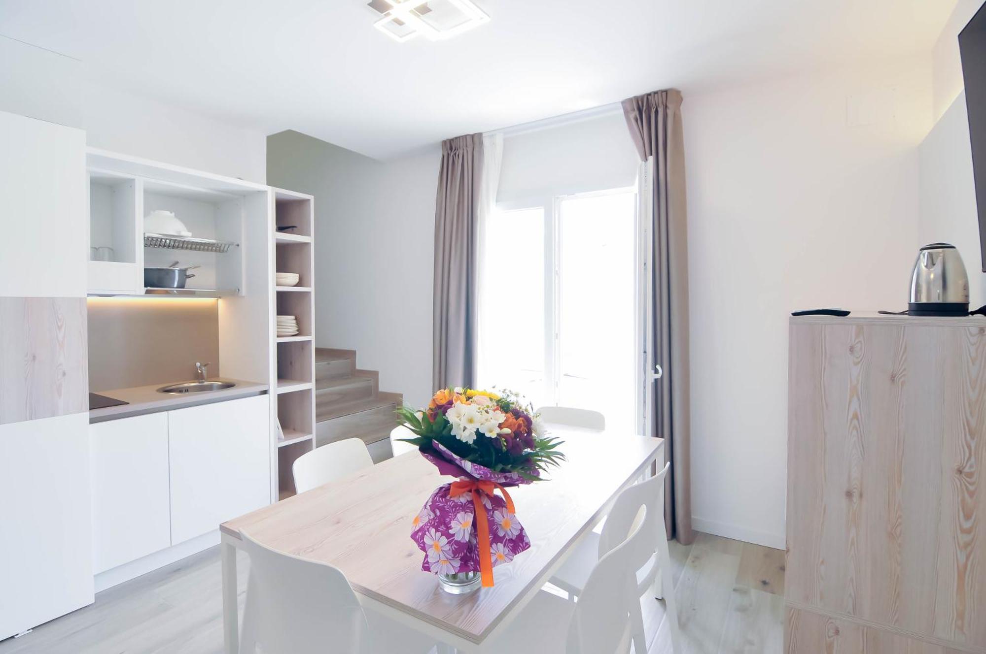 Marina Suites & Apartments 4 Stelle S Каорле Екстер'єр фото