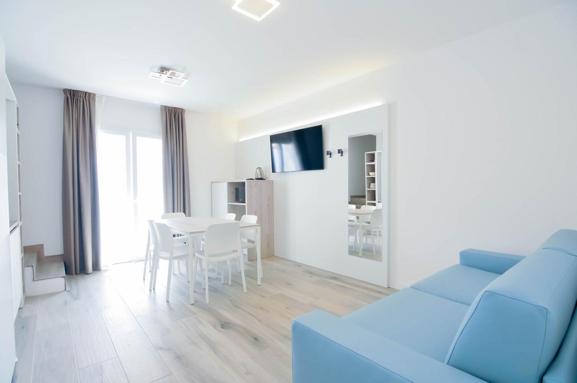 Marina Suites & Apartments 4 Stelle S Каорле Екстер'єр фото