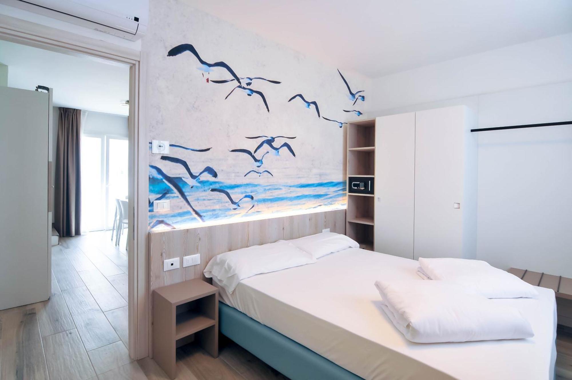 Marina Suites & Apartments 4 Stelle S Каорле Екстер'єр фото