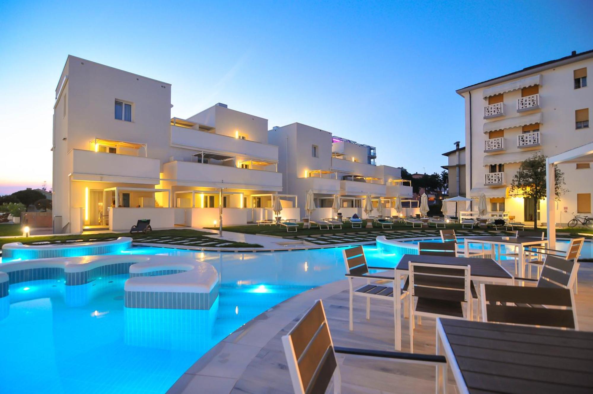 Marina Suites & Apartments 4 Stelle S Каорле Екстер'єр фото