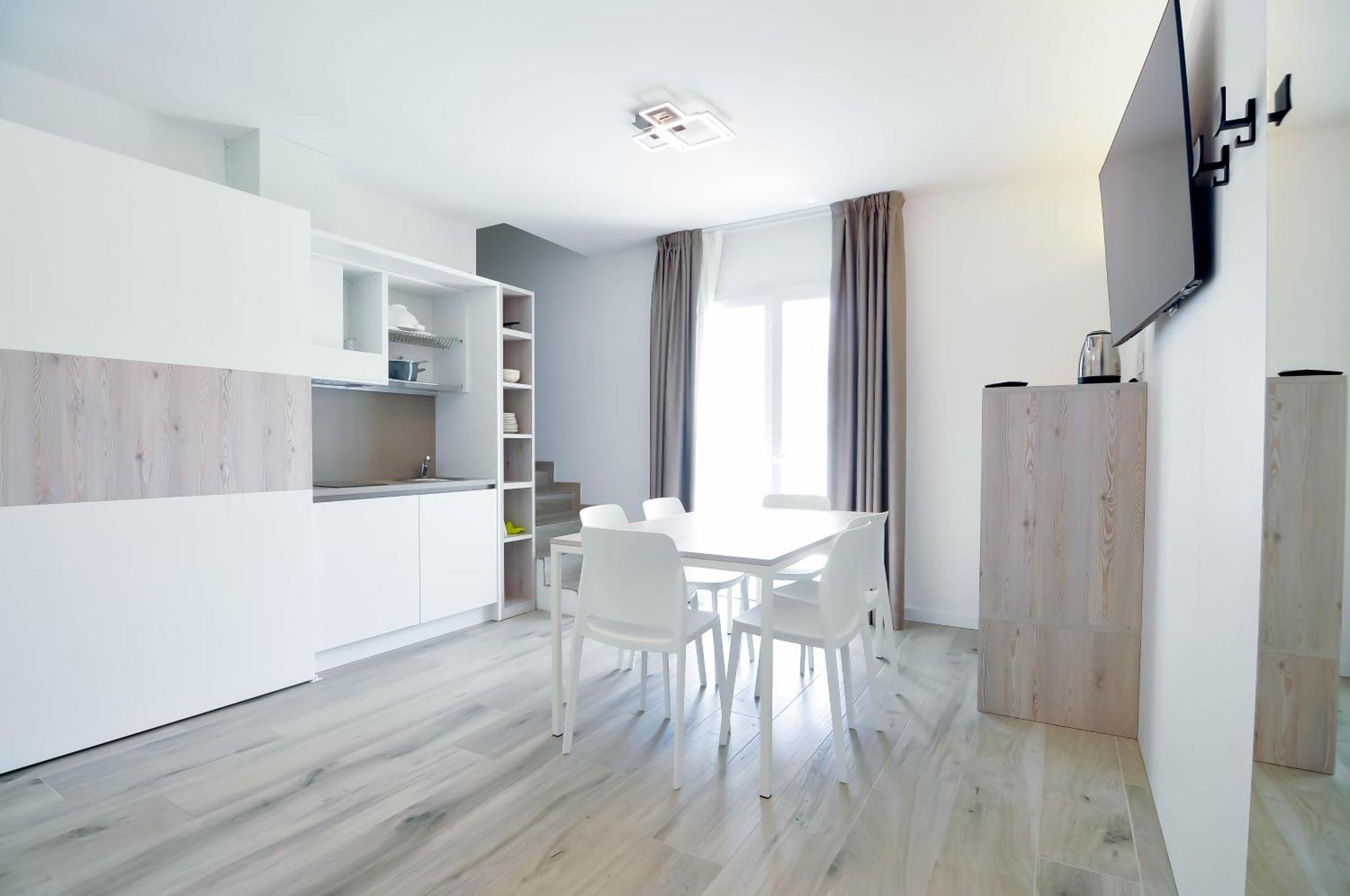 Marina Suites & Apartments 4 Stelle S Каорле Екстер'єр фото