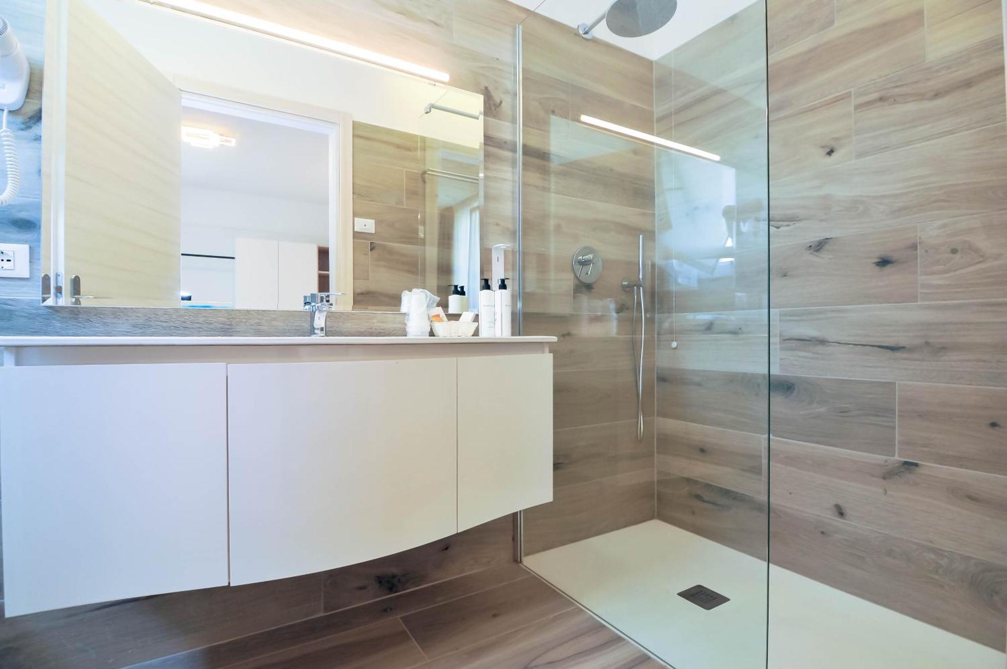 Marina Suites & Apartments 4 Stelle S Каорле Екстер'єр фото