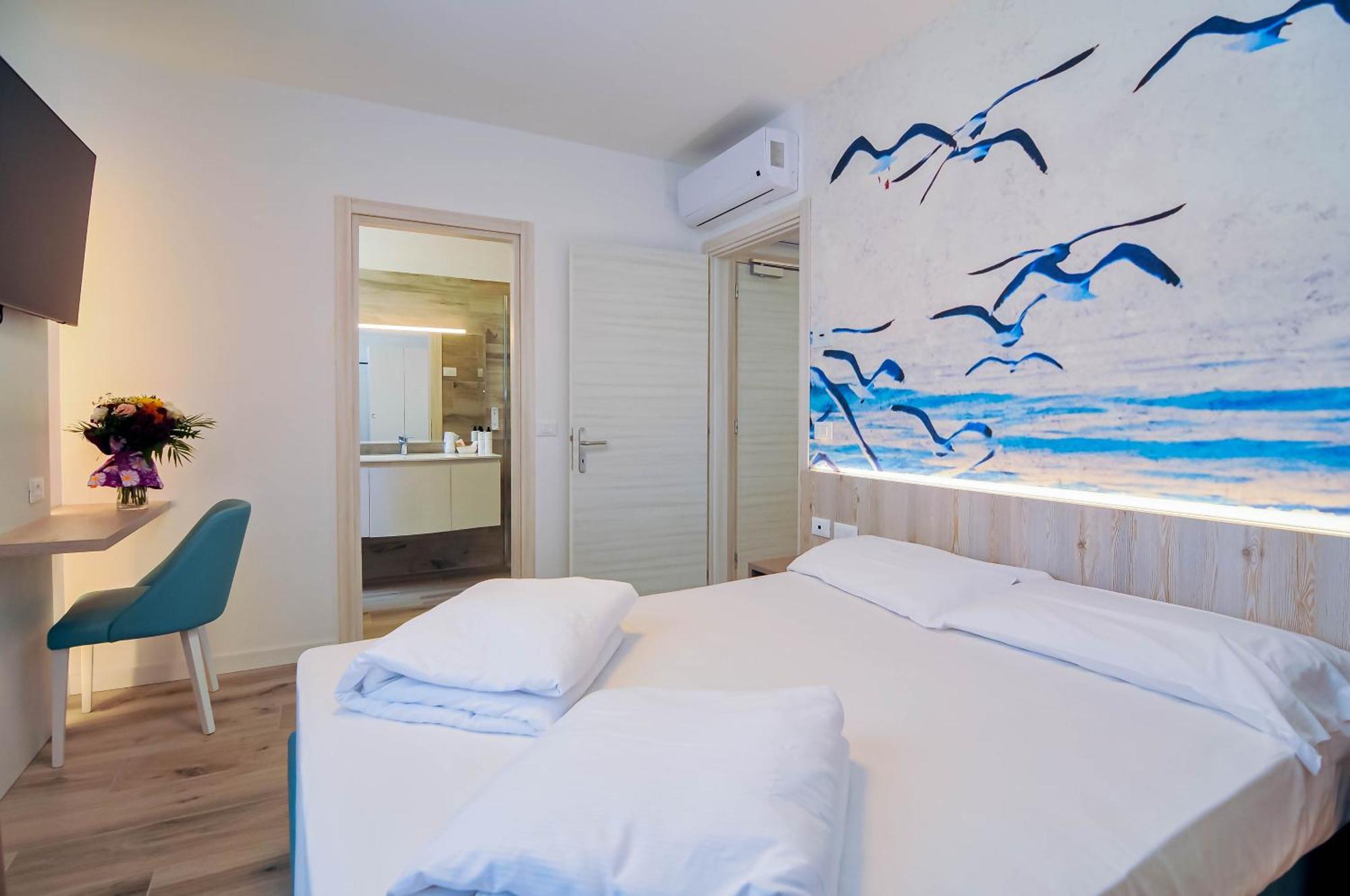 Marina Suites & Apartments 4 Stelle S Каорле Екстер'єр фото