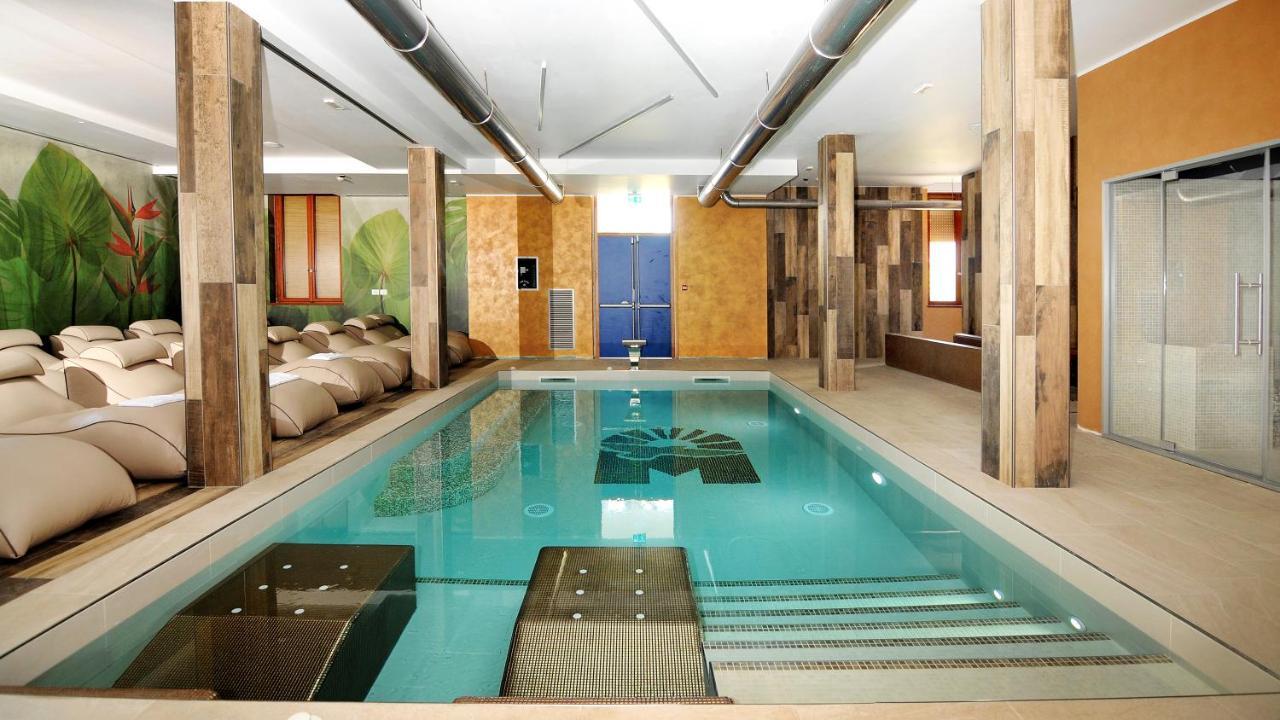 Marina Suites & Apartments 4 Stelle S Каорле Екстер'єр фото